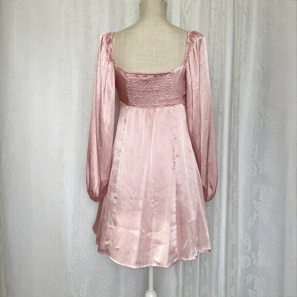 ASTR The Label Women's Babydoll Mini Dress Medium Pink Satin Coquette Holiday - Picture 4 of 7